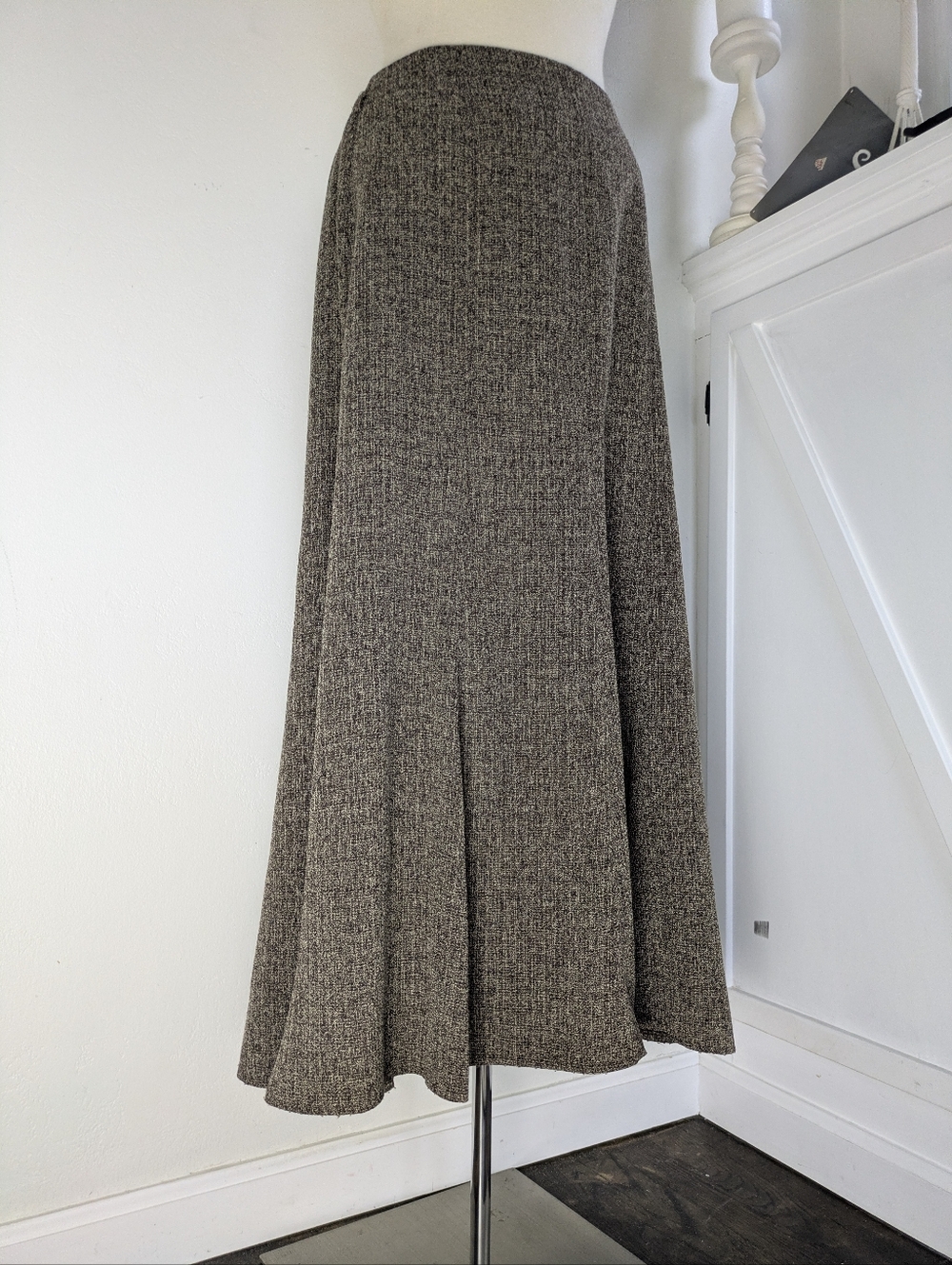Women's Tribal Size 6 Long Skirt Brown